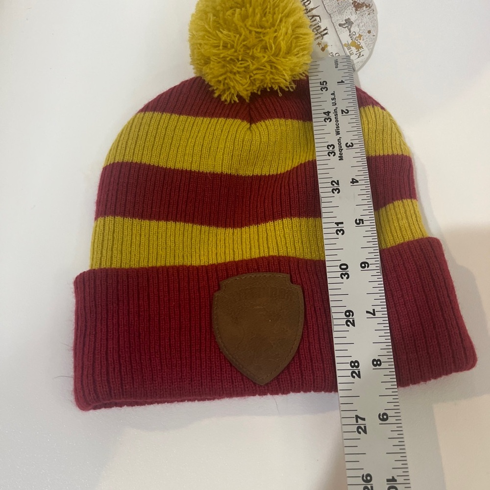 Harry Potter Gryffindor Logo Knit Cuff Pom Beanie Hat Cap Adult OSFM - Picture 9 of 10